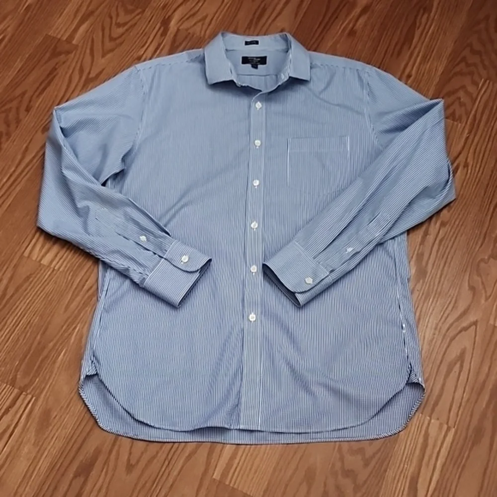 J.crew Thompson Thirtings size lg wrinkle free shirt‎